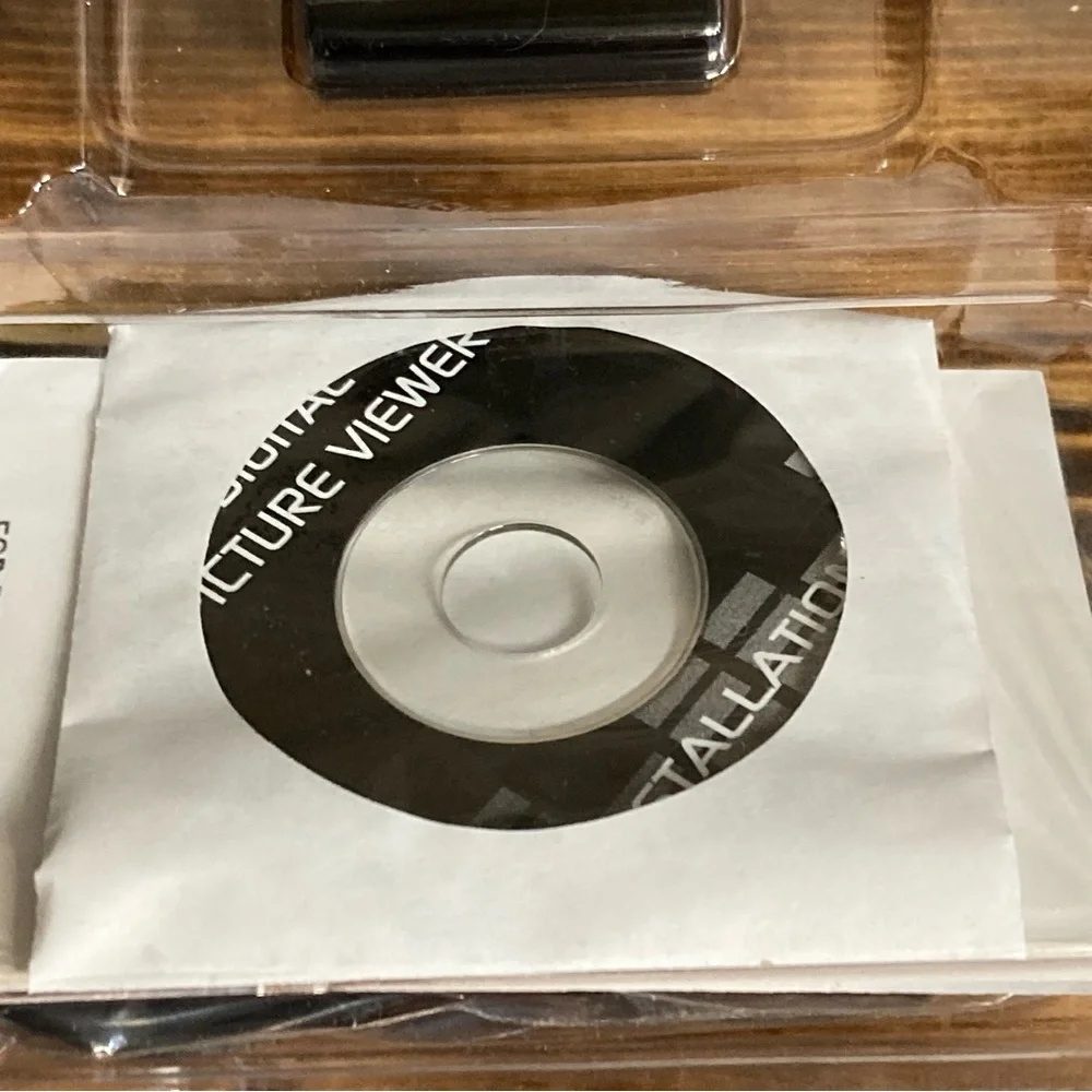 NIB Digital Picture Viewer Keychain